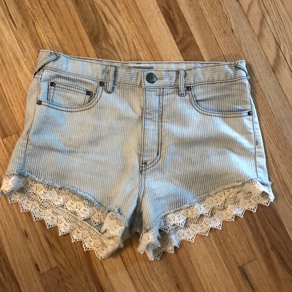 ⭐️Free People - Railroad Stripe Lace Trim Short